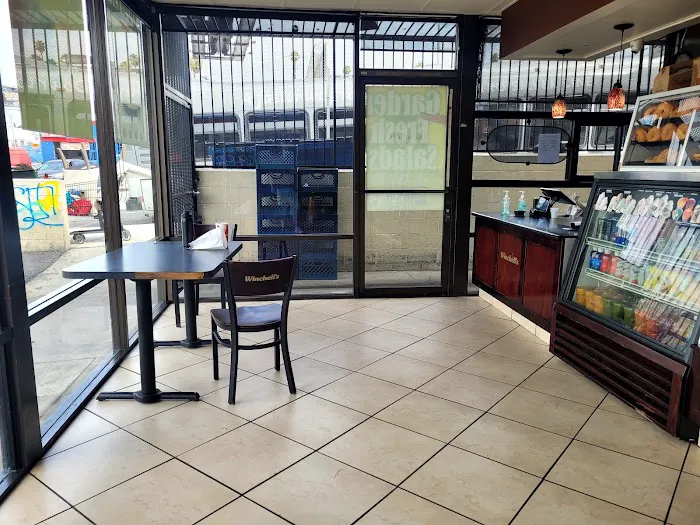Winchell's Donut House Picture 10