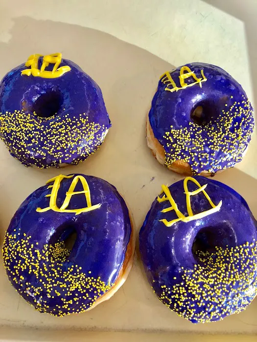 Universal Donuts Picture 6