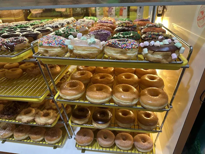 Alhambra Donuts Picture 5