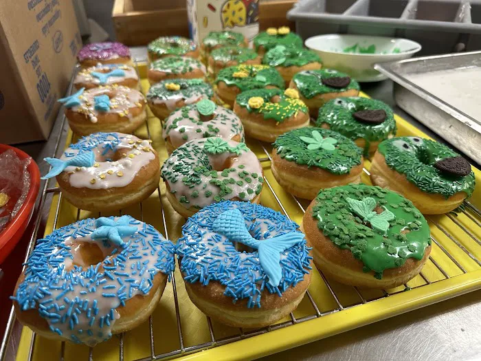 Alhambra Donuts Picture 2