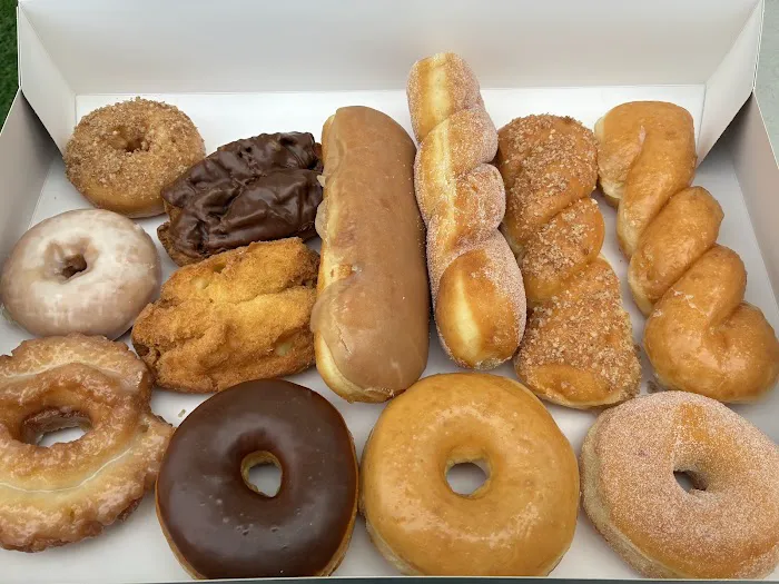 Alhambra Donuts Picture 4