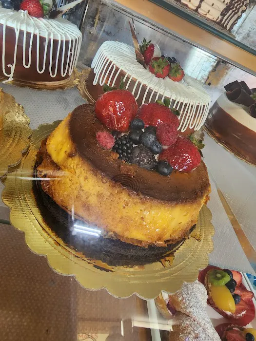 La Ideal Bakery Picture 7