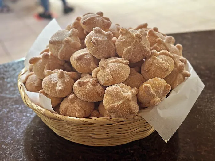 La Ideal Bakery Picture 9