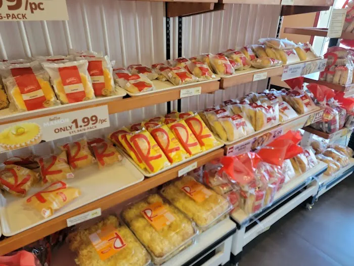 Red Ribbon Bakeshop Picture 7
