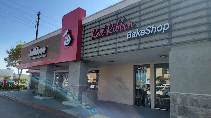 Red Ribbon Bakeshop Picture 1