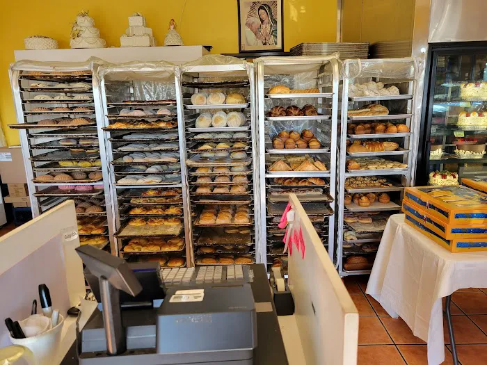 Brizuela's Bakery Picture 1