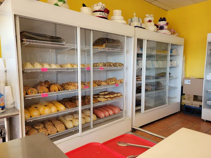 Brizuela's Bakery Picture 4