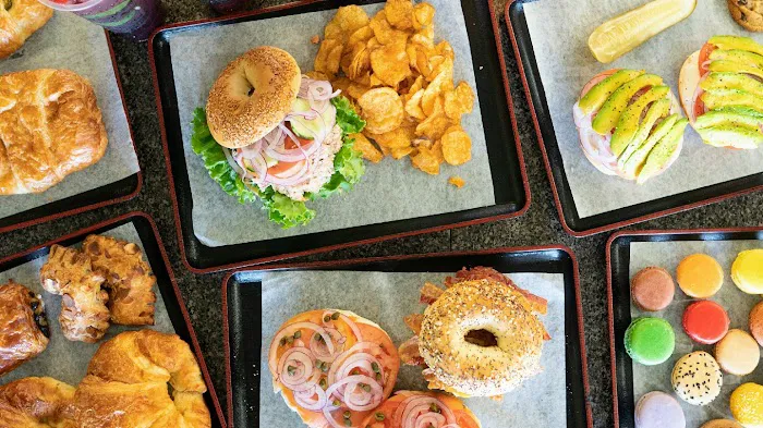 Bagels Tea lounge of HB Picture 4