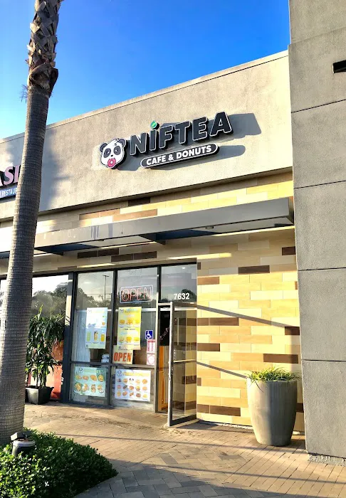 Niftea Cafe & Donuts Picture 2