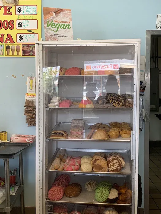 Panaderia y pasteleria la Mexicana Picture 6