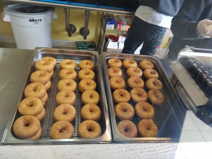 Uncle Dood’s Donuts Picture 2