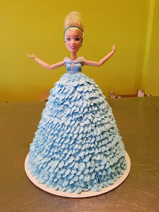 Mom's Bakery & Cafe Picture 2
