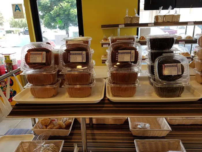 Mom's Bakery & Cafe Picture 8