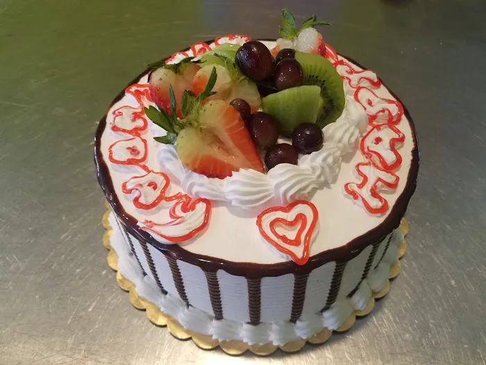 Mom's Bakery & Cafe Picture 6