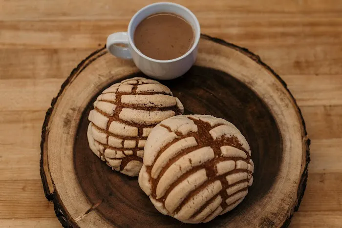 El Pavo Bakery & Restaurant Picture 3
