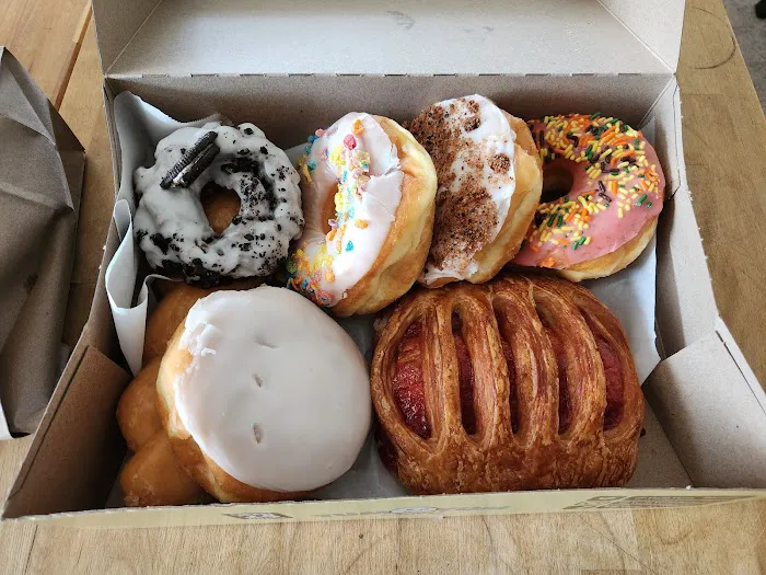 Yum Yum Donuts Picture 4