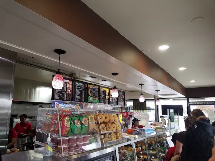 Winchell's Donut House Picture 9
