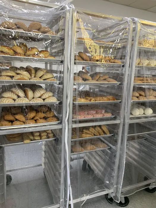 Panaderia La Pequeña Picture 4