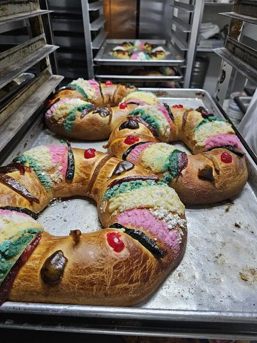 Panaderia La Pequeña Picture 9