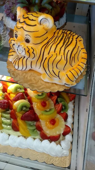 Van's Bakery Picture 2