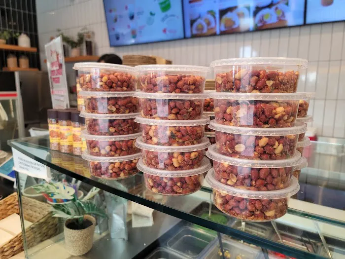 Yummy Bakery & Food To Go Picture 7
