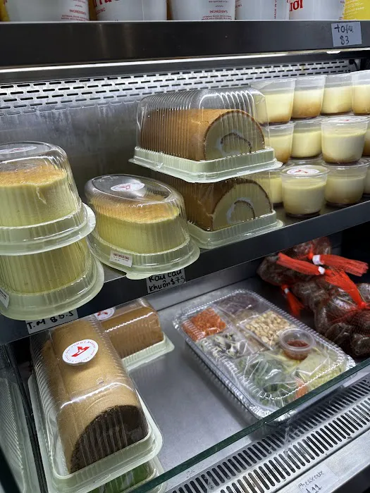 Yummy Bakery & Food To Go Picture 10