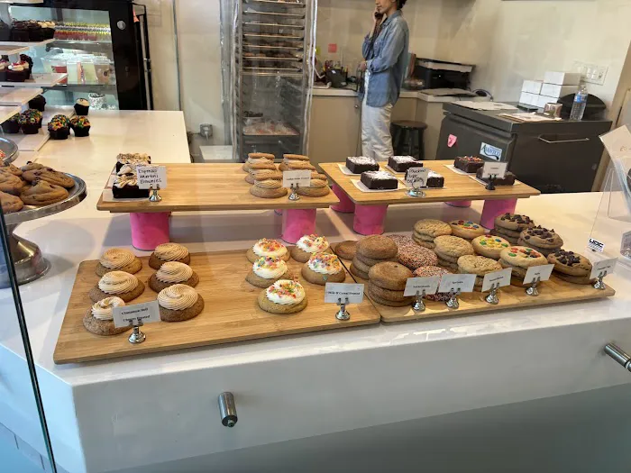 Hapa Cupcakes & Cakes Picture 10