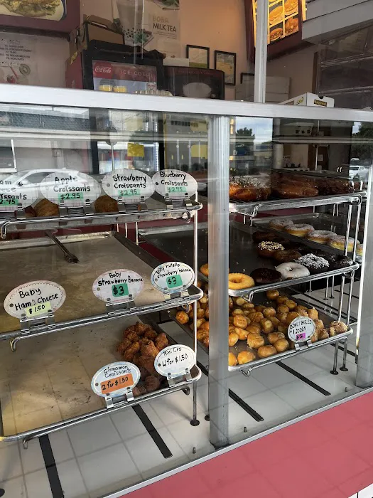 USA Donuts & Croissants Picture 5