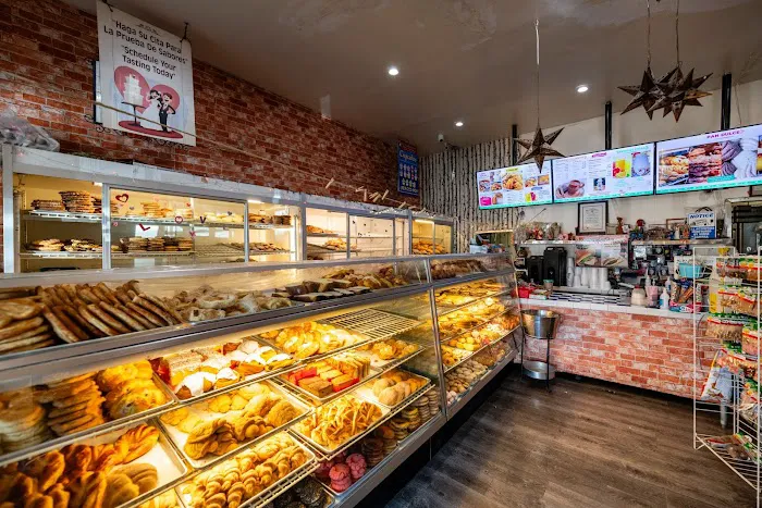 El Aguila Bakery Picture 7