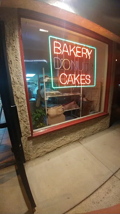 De Leon's Bakery Picture 3