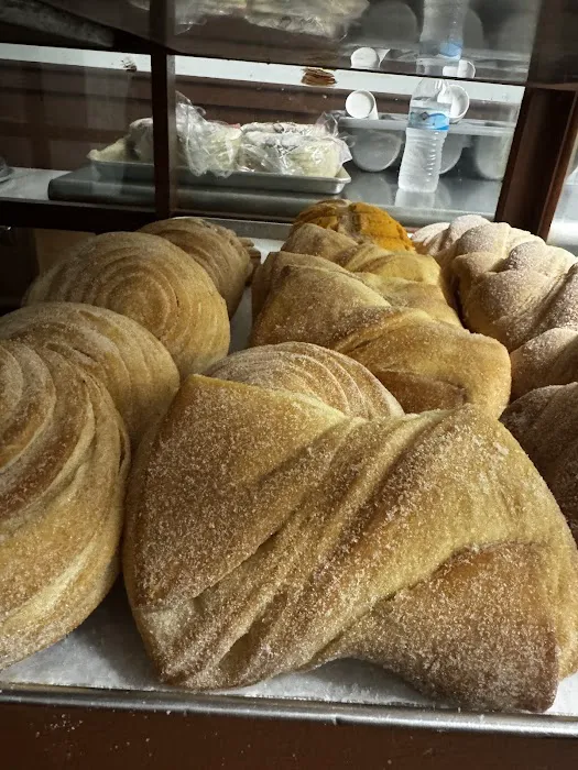 MI PERLITA BAKERY Picture 9