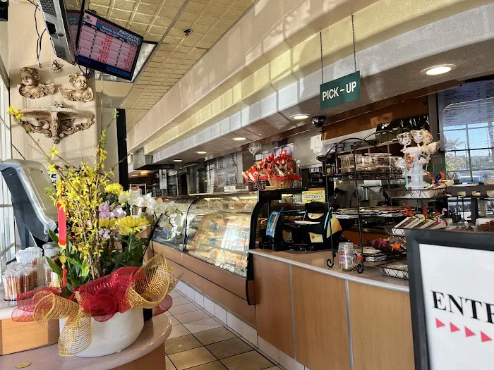 Lily's Bakery Picture 6