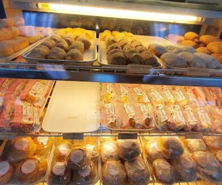 Auntie Dees' Pan de Manila
