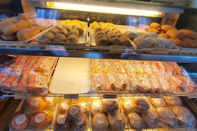 Auntie Dees' Pan de Manila