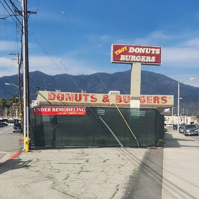 Troys Donuts & Burgers Picture 10