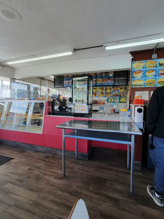 Troys Donuts & Burgers Picture 2
