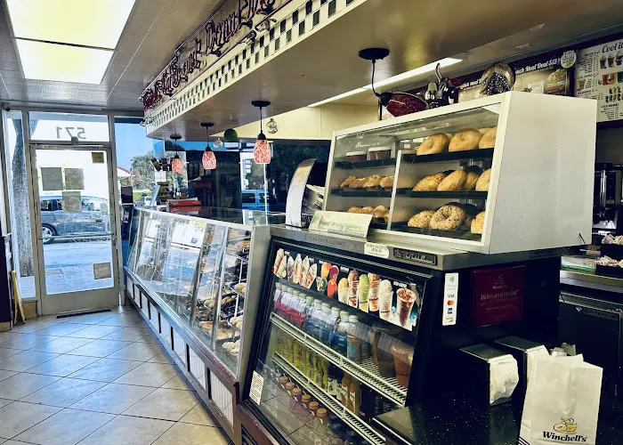 Winchell's Donut House Picture 6