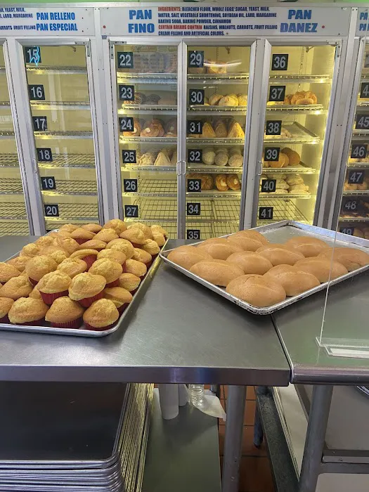 La Reina Bakery Picture 7
