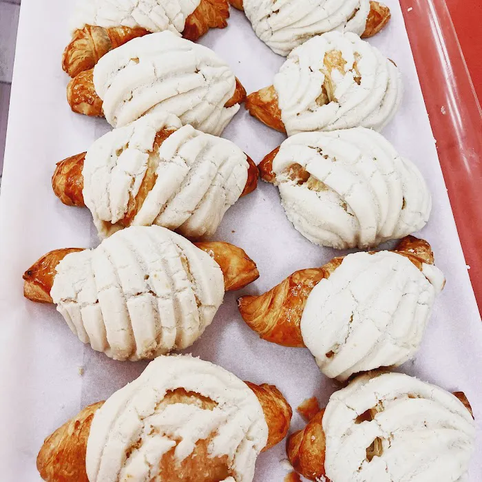 Georgie's Donuts Picture 5