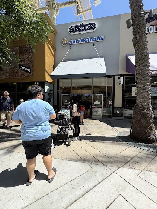 Auntie Anne's Picture 9
