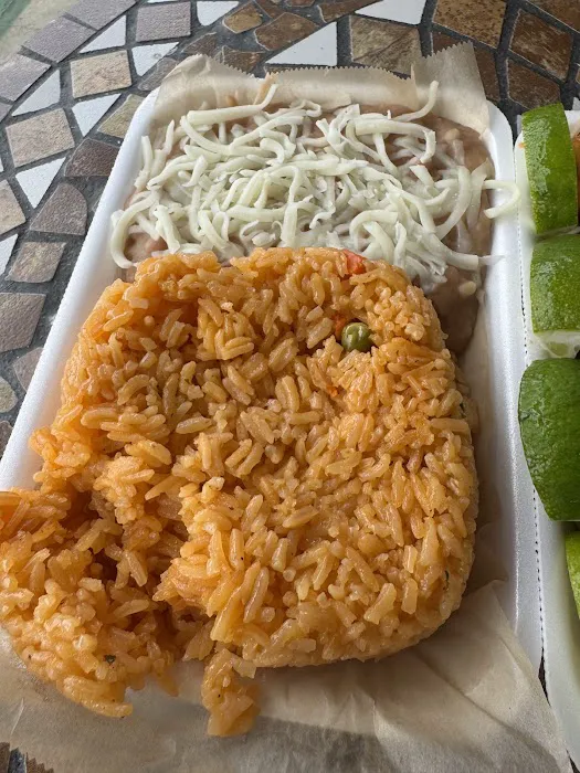 Chelos Panaderia Picture 2