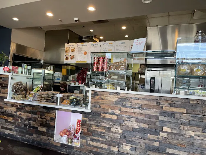 Banh Mi Che Cali Bakery Picture 10