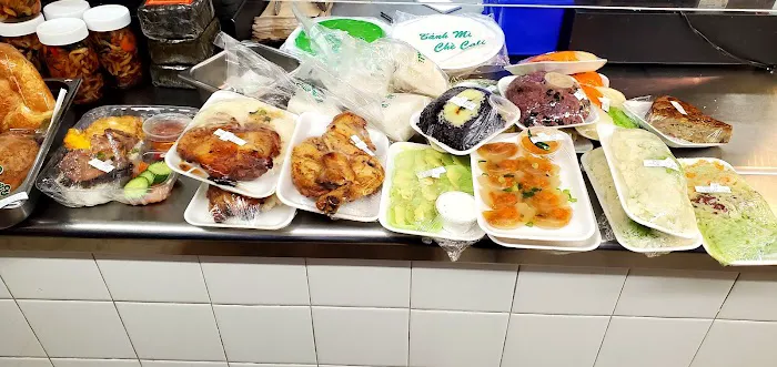 Banh Mi Che Cali Bakery Picture 2