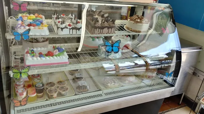 El Pavo Bakery Picture 3