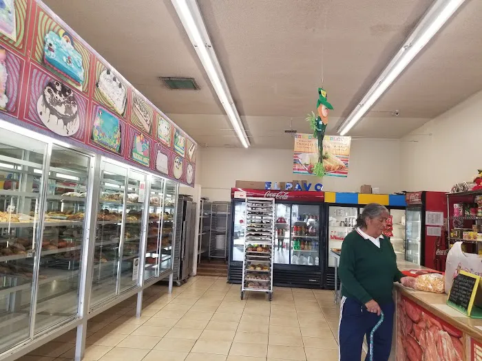 El Pavo Bakery Picture 5