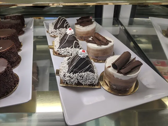 Sarkis Pastry Picture 3