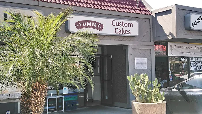 YUMMY Custom Cakes Picture 4