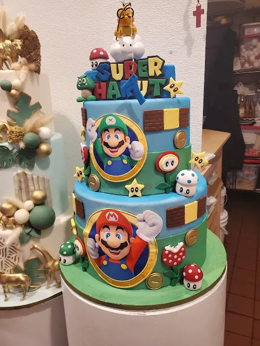 YUMMY Custom Cakes Picture 8