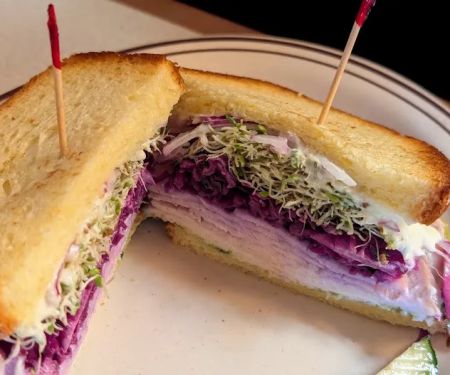 Belle's Delicatessen & Bar
