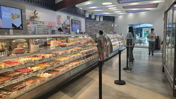 Art's Bakery & Cafe Picture 8
